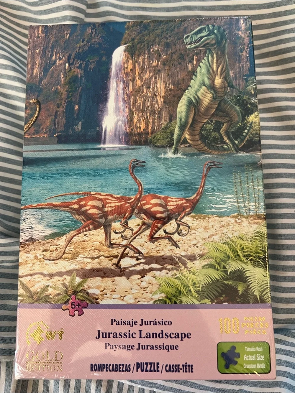 New in plastic wrap Jurassic dinosaur Landscape 100 piece Puzzle